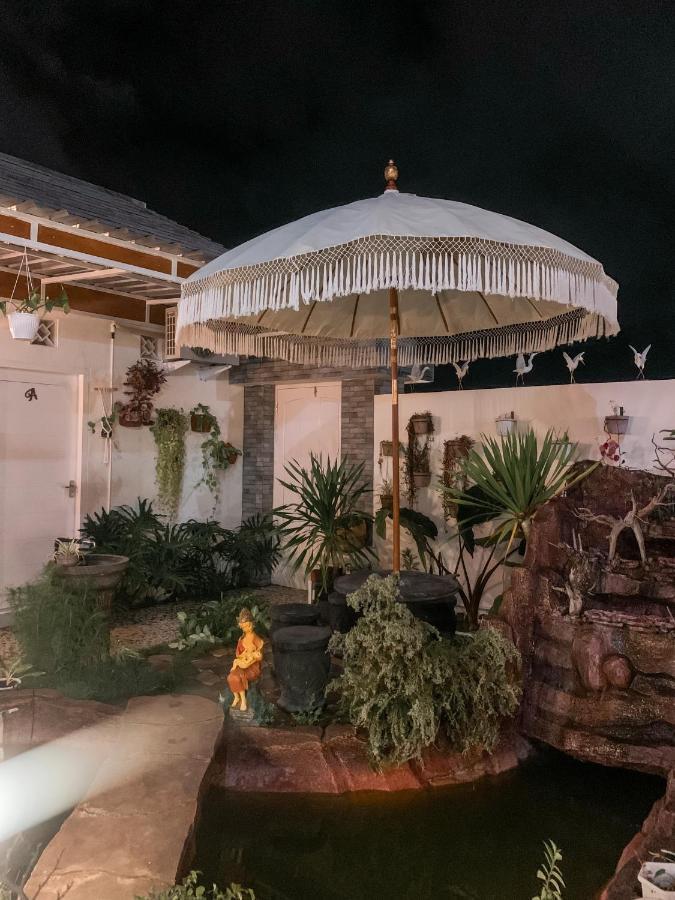 Tropical Paradiso Homestay Banyuwangi  Eksteriør billede
