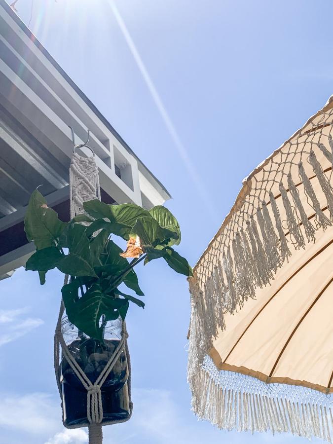 Tropical Paradiso Homestay Banyuwangi  Eksteriør billede